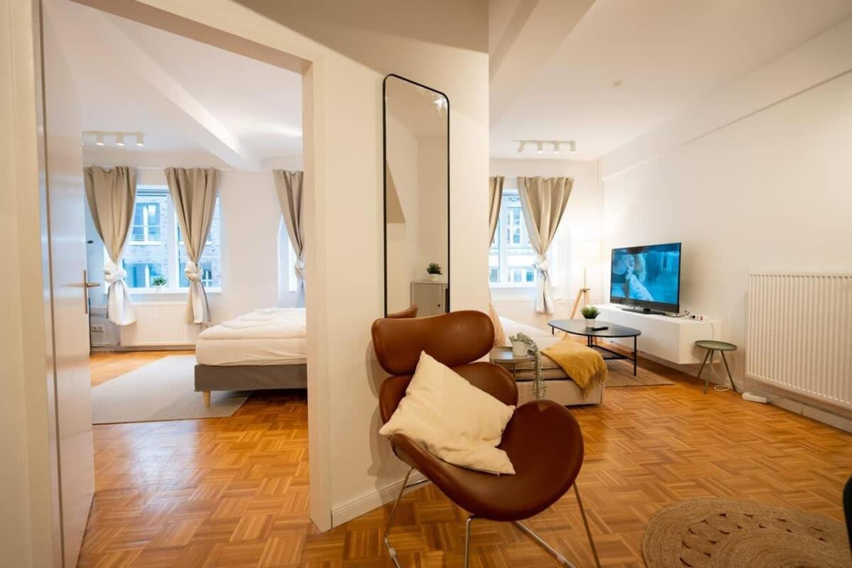 Living In Hamburg City Center Экстерьер фото